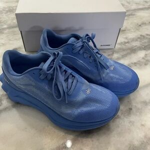 ALO Yoga Women's alo runner Crystal clear blue